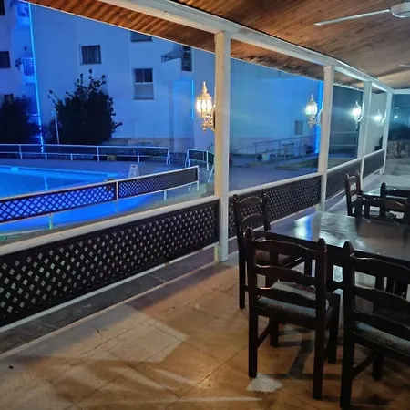 Апартаменти Boronia Ларнака