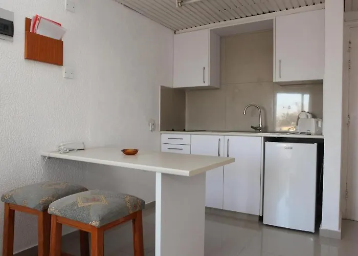 Boronia Ларнака